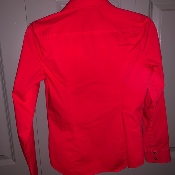 Women’s Express XS red long sleeve button up shirt - Picture 3 of 3